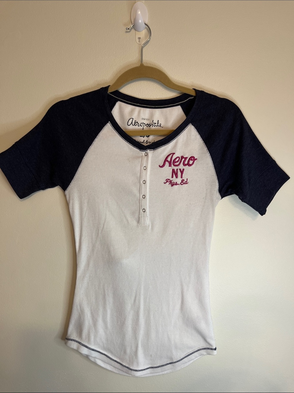 Aeropostale White & Navy Raglan Henley Tee with Pink Logo Size Large